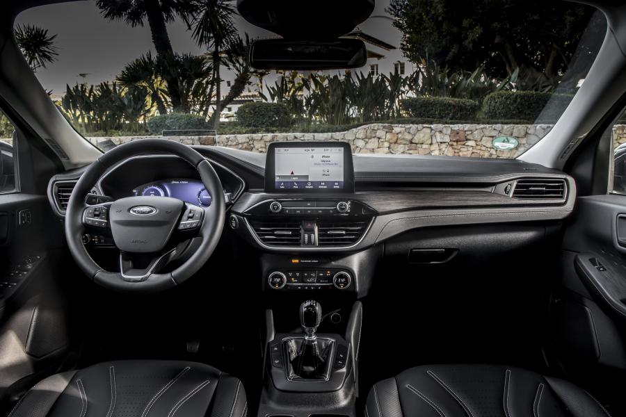Торпедо Ford Kuga Vignale EcoBlue Hybrid 2020 года  (EU) (фото 19 из 48)